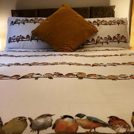 Clarabel'S Guest House- The Nook Wombourn Экстерьер фото